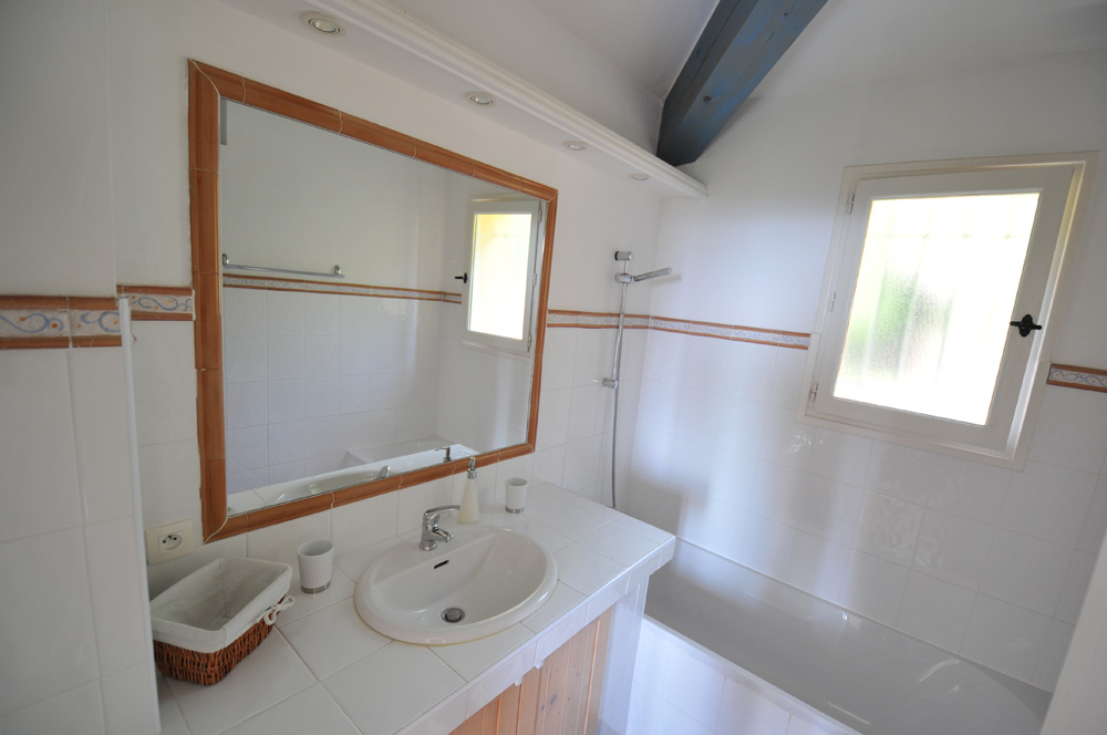 Schlafzimmer & Bäder – Villa Courage